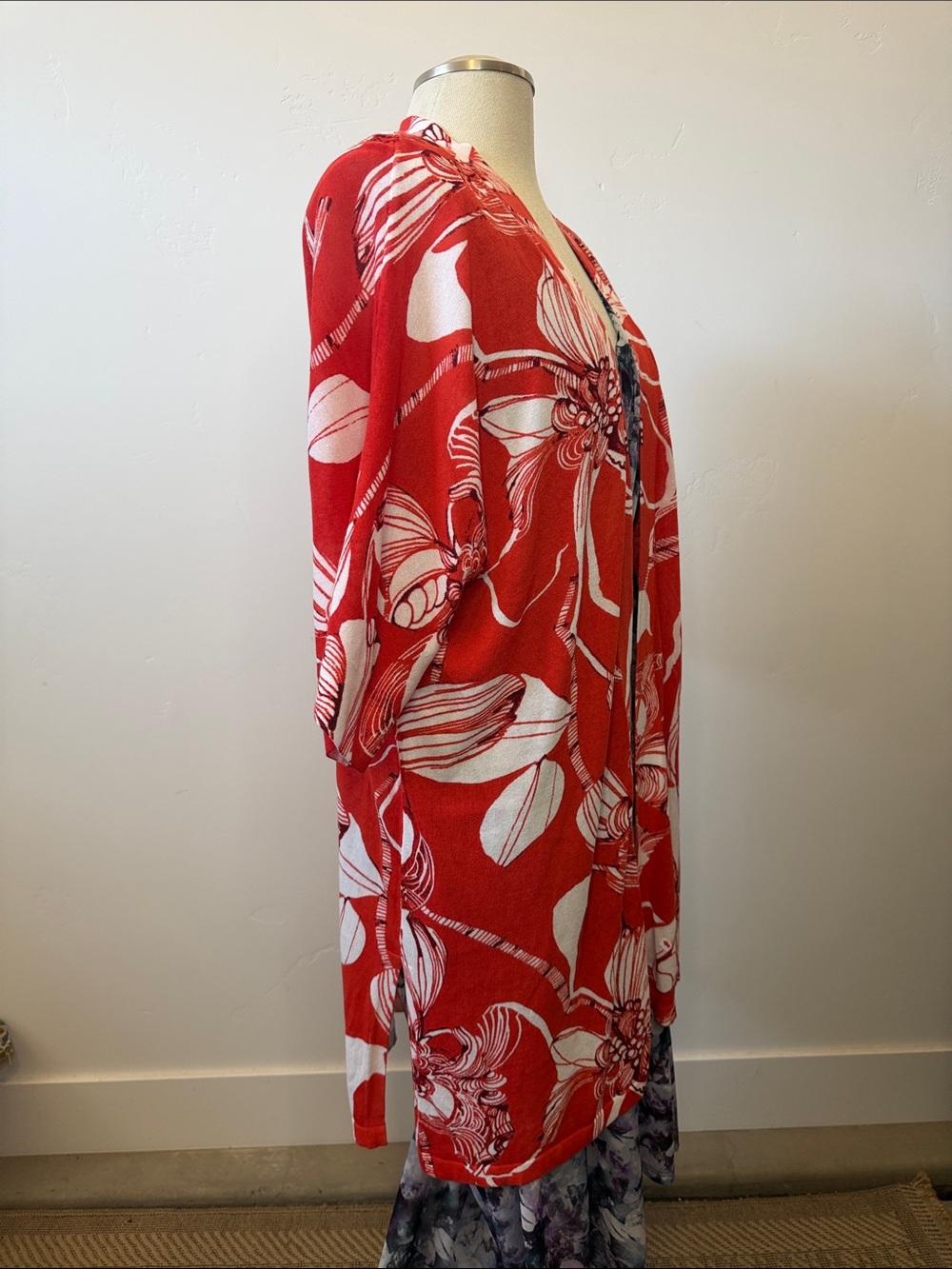 Chico's Size 2 Floral Lightweight Cardigan Red and White - Picture 5 of 8